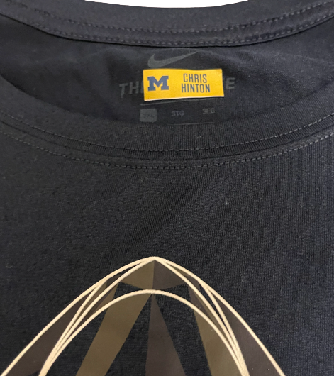 Chris Hinton Michigan Football Team Issued Workout Shirt with Player Tag (Size 3XL)