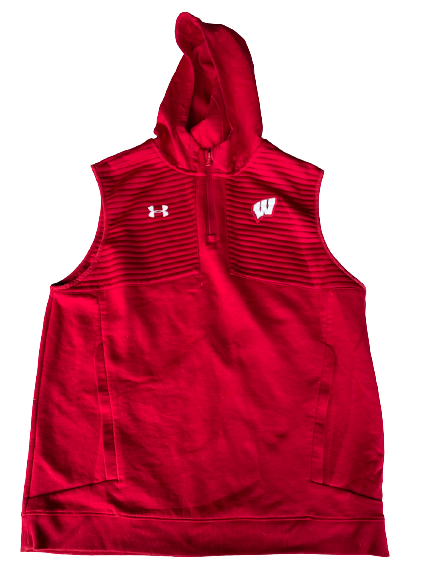 Mason Stokke Wisconsin Football Team Issued Sleeveless Jacket with Player Tag (Size XL)
