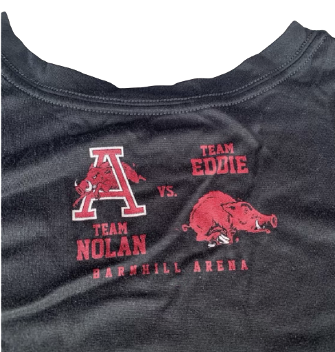 Jimmy Whitt Jr. Arkansas Basketball Team Exclusive "Team Nolan vs. Team Eddie" Shirt (Size XL)