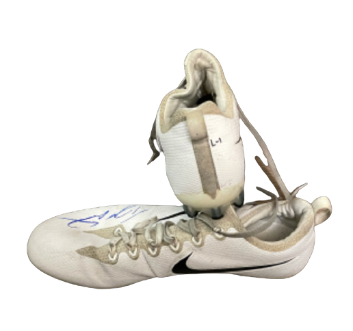 Terry Wilson Kentucky Football SIGNED Game Worn Cleats - Photo Matched (Size 13)