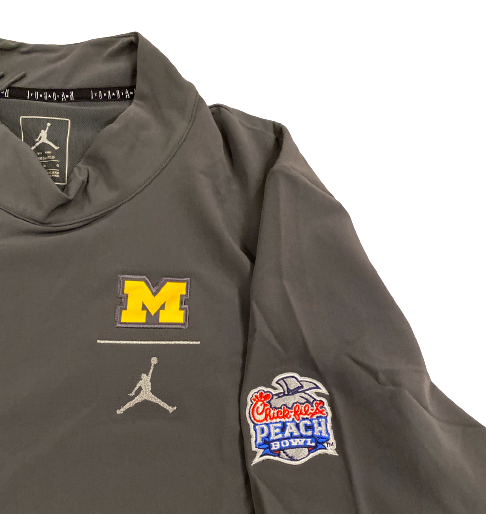 David Long Jr. Michigan Football Team Exclusive Chick-fil-A Peach Bowl Bowl Full Travel Set - Jacket & Sweatpants (Size L)