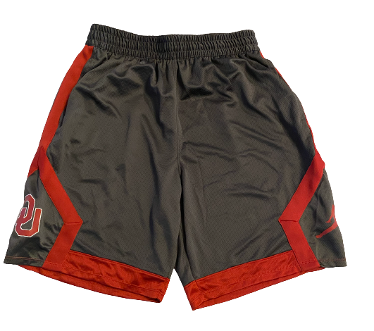Reeves Mundschau Oklahoma Football Team Issued Jordan Workout Shorts (Size L)