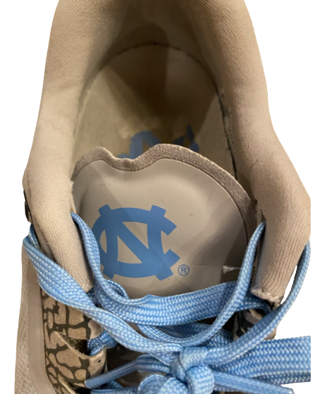 Gray Goodwyn North Carolina Football Team Issued Shoes (Size 9)