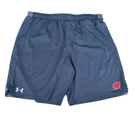 Gabe Lloyd Wisconsin Football Team Issued Workout Shorts (Size XL)
