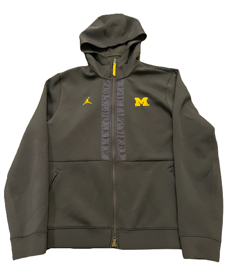 Hassan Haskins Michigan Football Team Exclusive Jacket with SIGNED Tag (Size L)