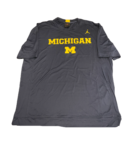 Michigan Basketball Team Issued Warm-Up Shirt (Size L)