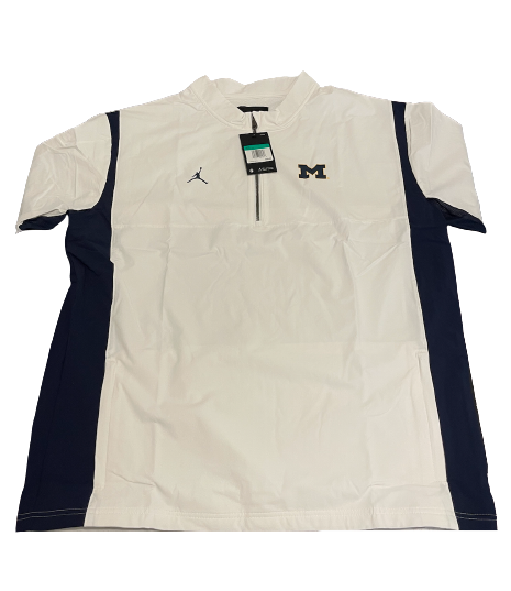 Michigan Basketball Team Issued Coach&