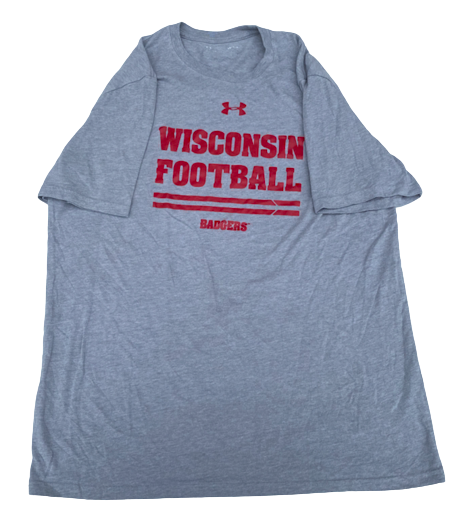 Jack Coan Wisconsin Football Team Issued Workout Shirt (Size L)