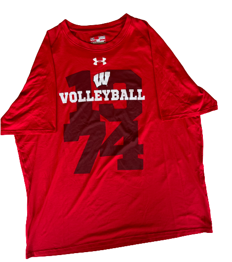 Grace Loberg Wisconsin Volleyball Team Issued Workout Shirt (Size XL)