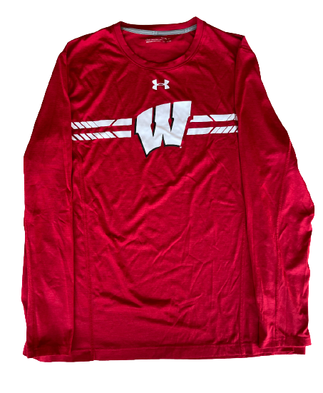 Grace Loberg Wisconsin Volleyball Team Issued Long Sleeve Workout Shirt (Size XL)