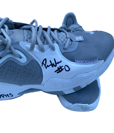 Payton Willis Minnesota Basketball Signed Shoes (Size 12)