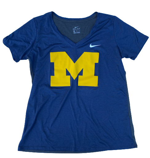 Priscilla Smeenge Michigan Basketball Team Issued Workout Shirt (Size Women&