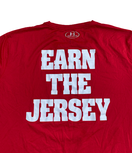 Nate Reuvers Wisconsin Basketball Team Exclusive "Earn The Jersey" Workout Shirt (Size 2XL)