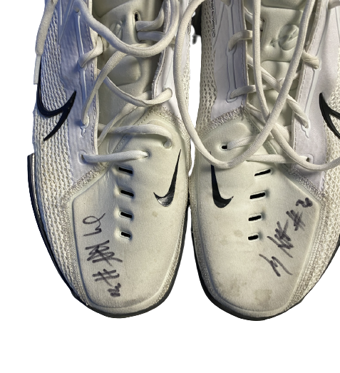 Jay Huff South Bay Lakers Signed Game Worn Shoes (Size 17)