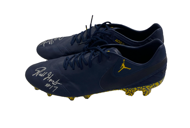 Will Hart Michigan Football Team Exclusive Signed Cleats (Size 13)