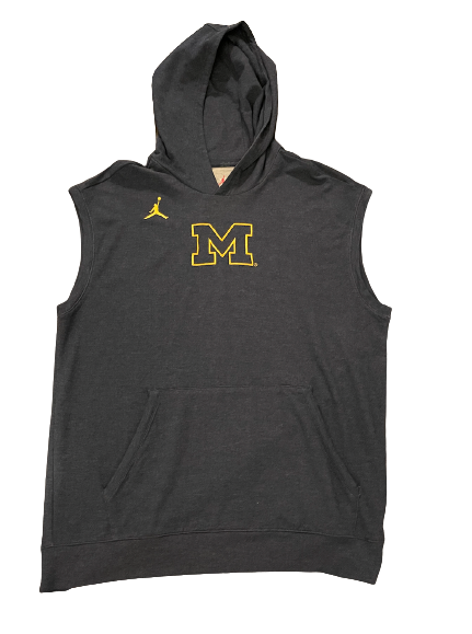 Michigan Basketball Player Exclusive Jordan Sleeveless Hoodie (Size L)