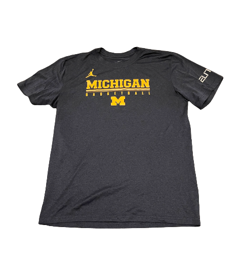 Michigan Basketball Team Issued Jordan Workout Shirt (Size M)