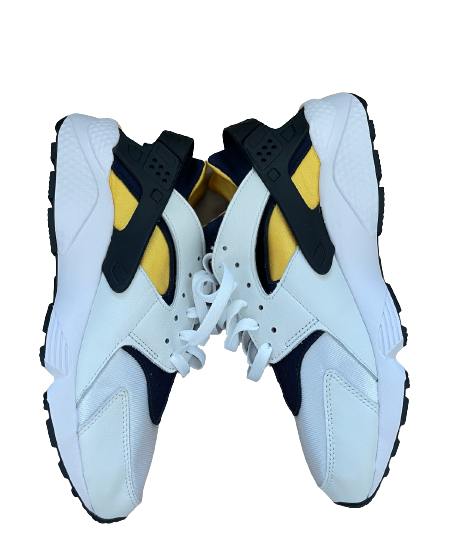 Michigan Basketball Nike Air Huarache Shoes - NEVER WORN (Size 10)
