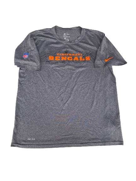 Hardy Nickerson Jr. Cincinnati Bengals Team Issued T-Shirt (Size XL)